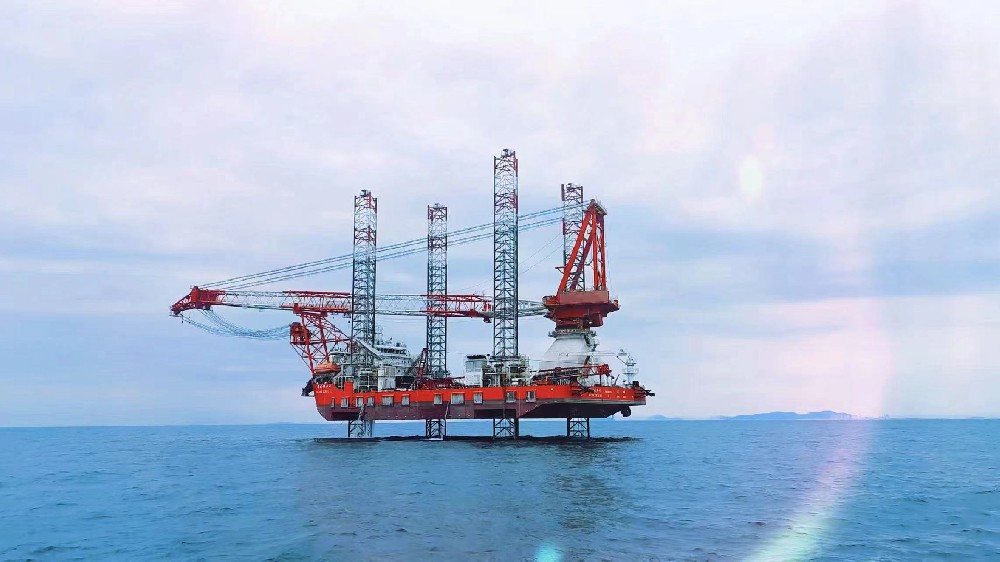 精铟海工与中广核工程有限公司 成功签订《1200T自升式风电安装平台采购合同》